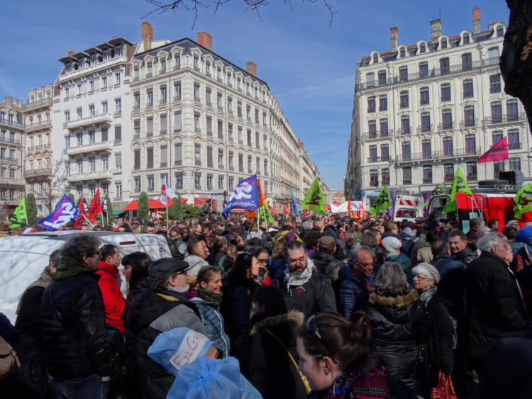 Le mouvement de grève à la SNCF ne dispose pas du soutien de l'opinion Le mouvement de grève à la SNCF ne dispose pas du soutien de l'opinion