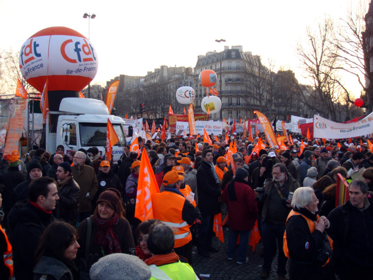 Réforme des retraites : les syndicats de salariés face à la défiance des Français Réforme des retraites : les syndicats de salariés face à la défiance des Français
