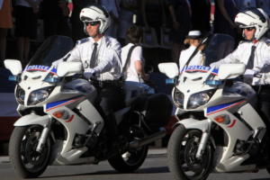 Policiers à moto