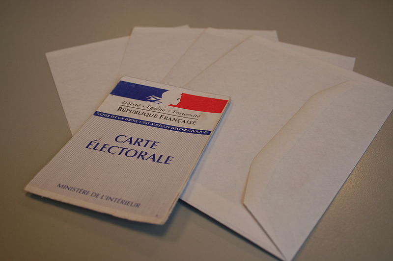 Au 2nd tour, Emmanuel Macron devancerait Marine Le Pen dans les intentions de vote